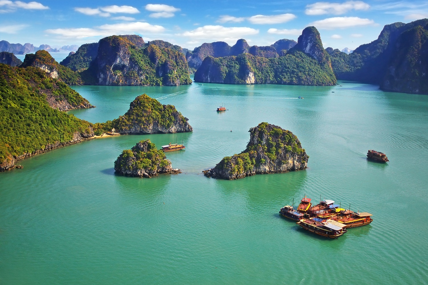 Les plus belles îles de la baie d'Halong à explorer lors de votre croisière