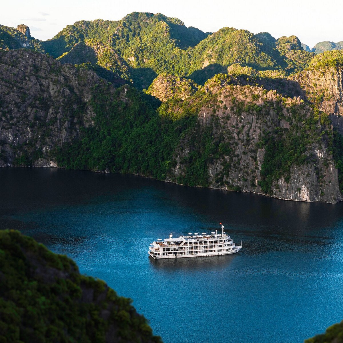 Top 12 des plus belles croisières de luxe en baie d'Ha Long