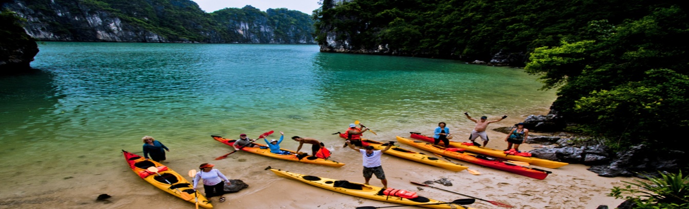 La Baie d’Halong est la destination par excellence du Vietnam pour tout voyageur.