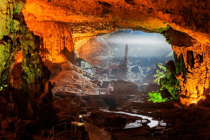 grotte de surprise halong